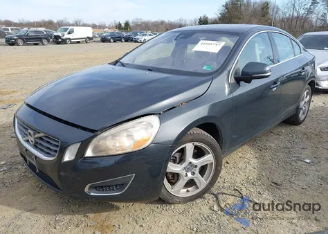 2013 Volvo S60 T5 z USA, uszkodzony, nr VIN YV1612FS5D2219990